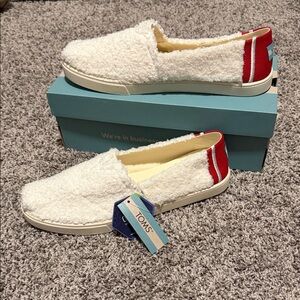 TOMS Women's Cream and Red Alpargata Faux Sherling size 12